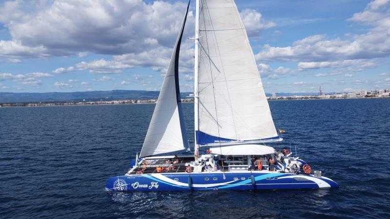 CATAMARAN A VELA OCENA FLY (3 horas)
